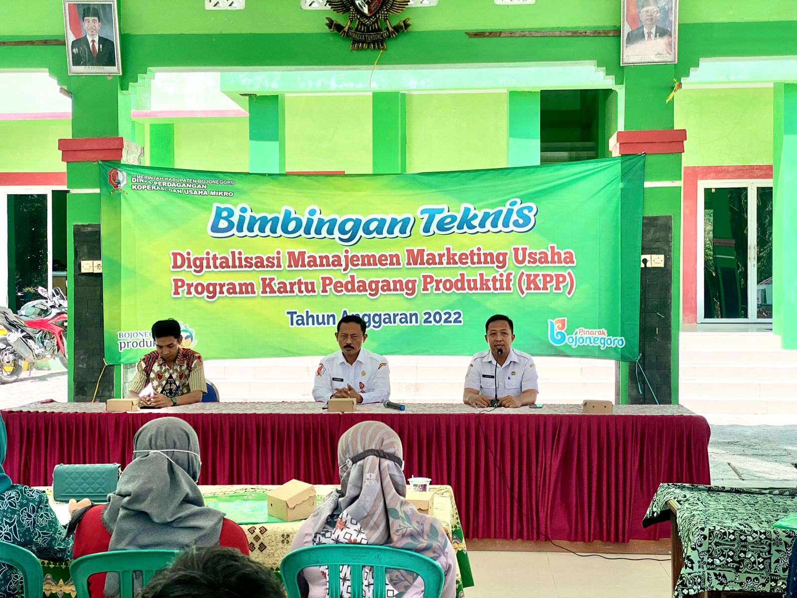 TINGKATKAN KUALITAS PRODUK, DINAS PERDAGANGAN BERI BIMTEK DIGITALISASI MARKETING PRODUK IKM