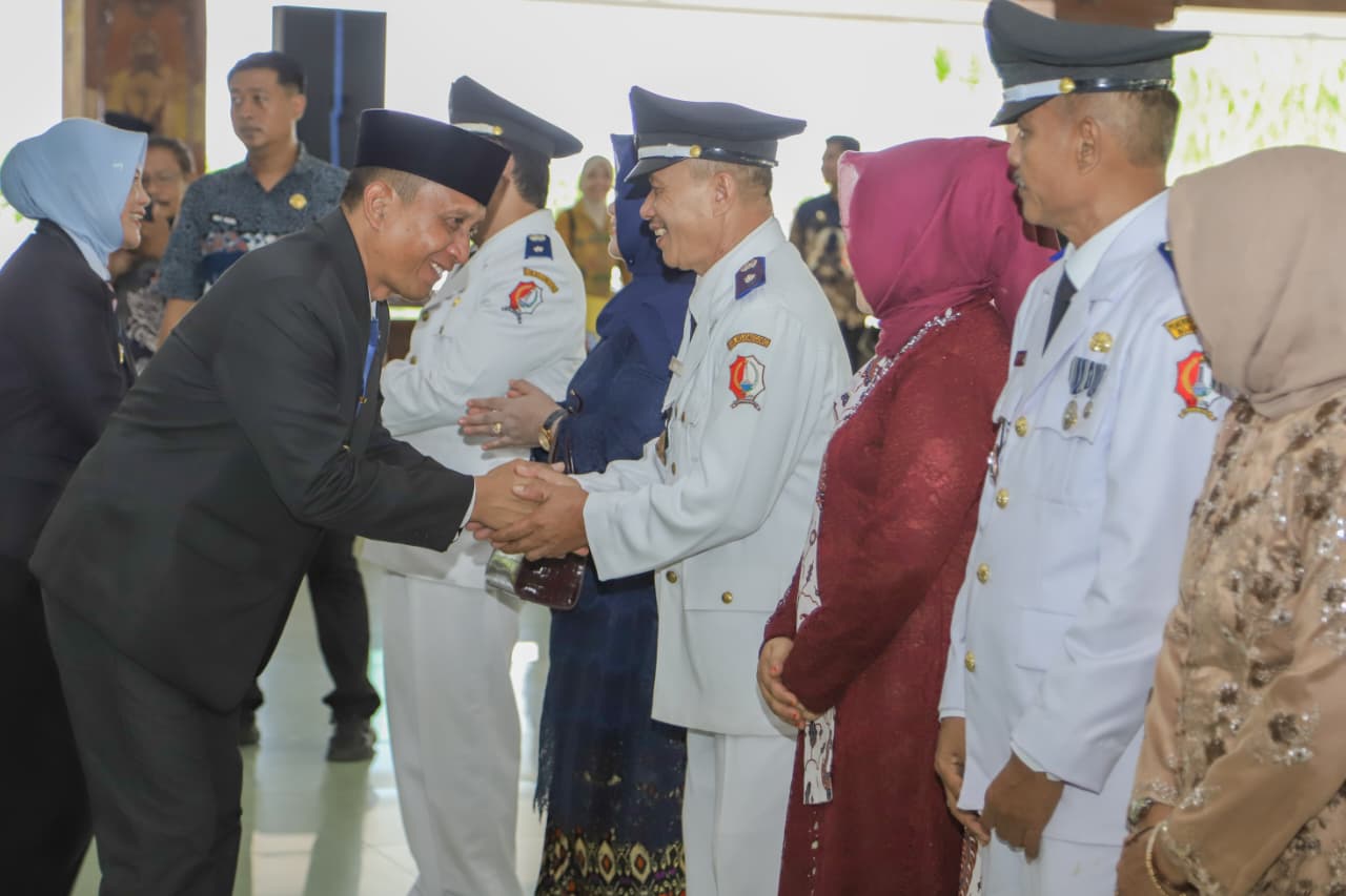 Pelantikan Kepala Desa PAW